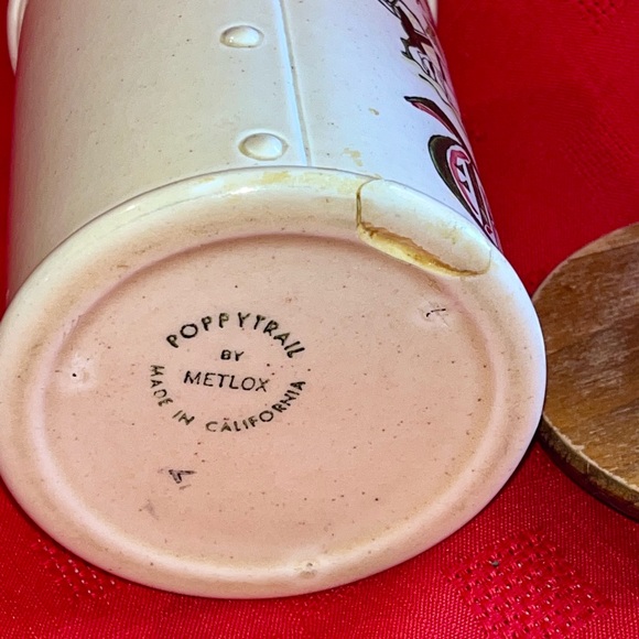 Ceramic Canister Set, Metlox Homestead Provincial Canister Set, Poppytrail Set 4 - Picture 8 of 8